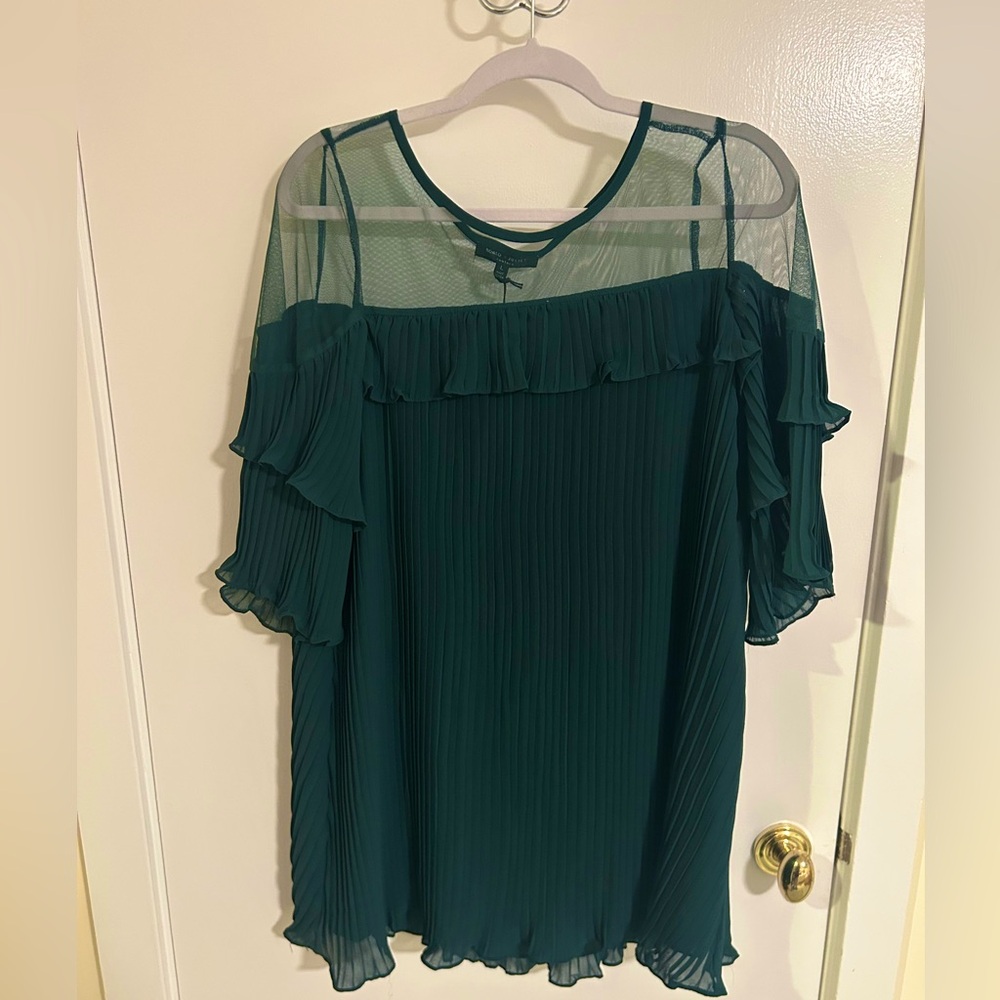 NWT ROMEO & JULIET COUTURE, Green Pleated mini dress